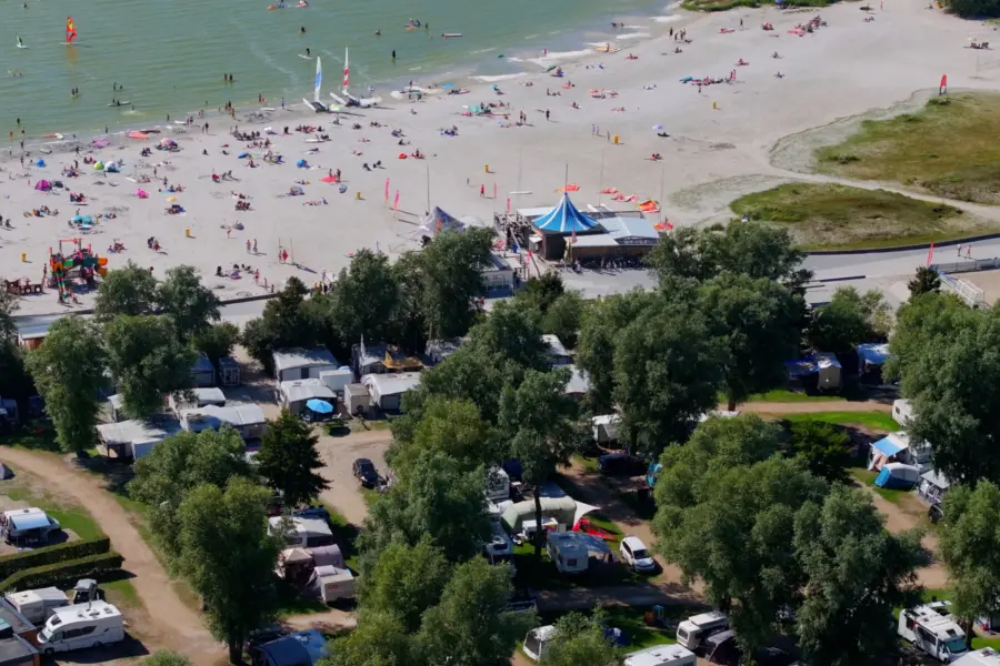 Foto lucht kamperen G en strand2