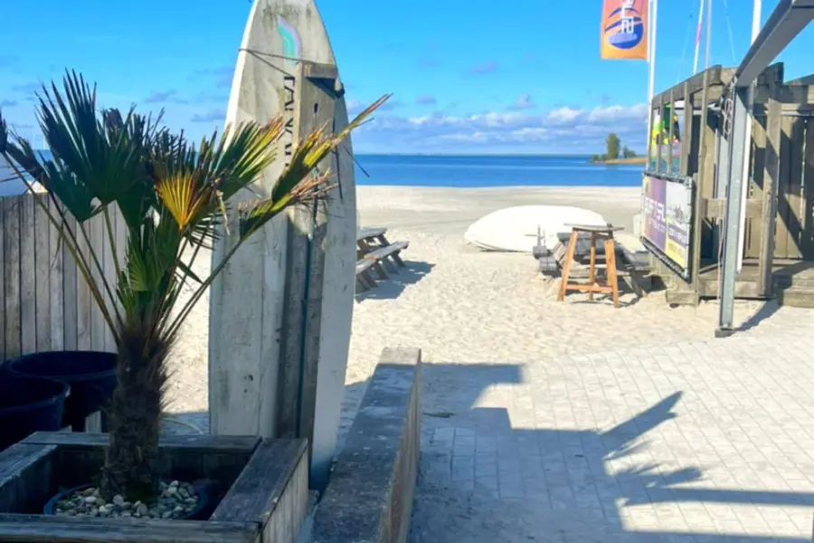 Surfschool Surf n Sail strandcamping Makum Friesland