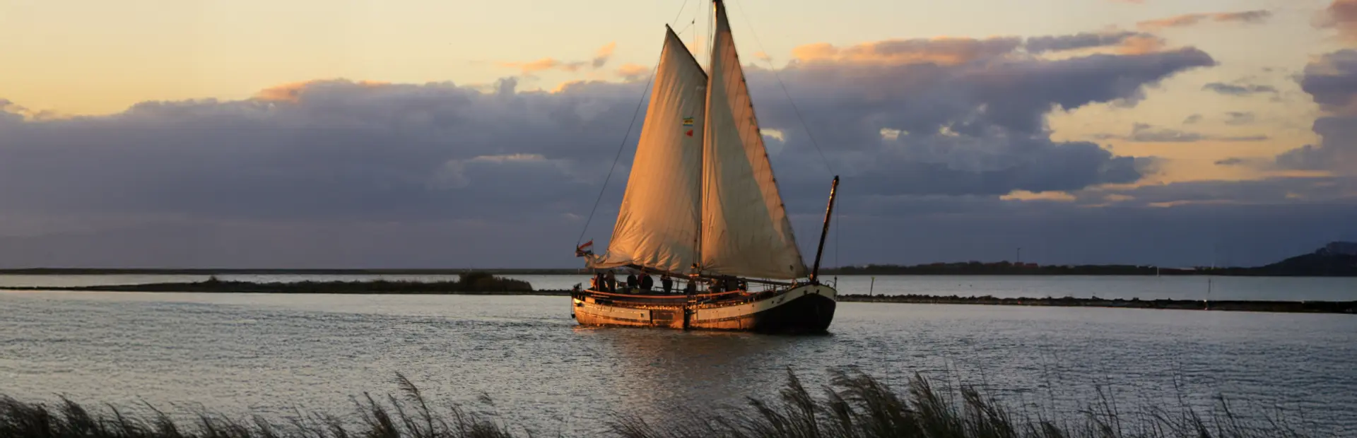 Verbreedde foto zeilboot