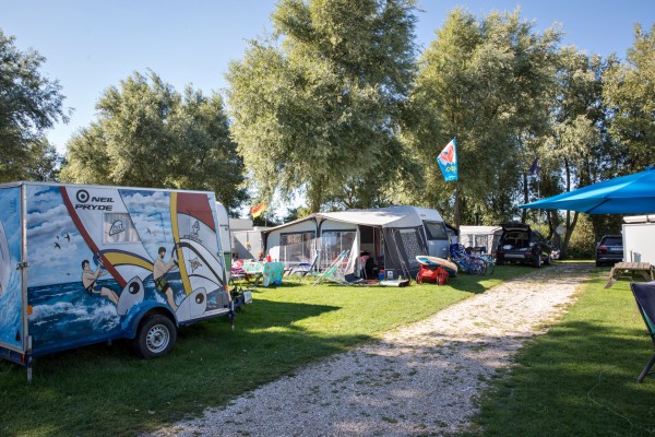 camping friesland strand ijsselmeer familie windsurfen 25.jpg