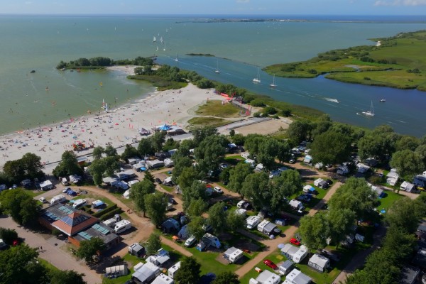Foto lucht kamperen G en strand.jpg